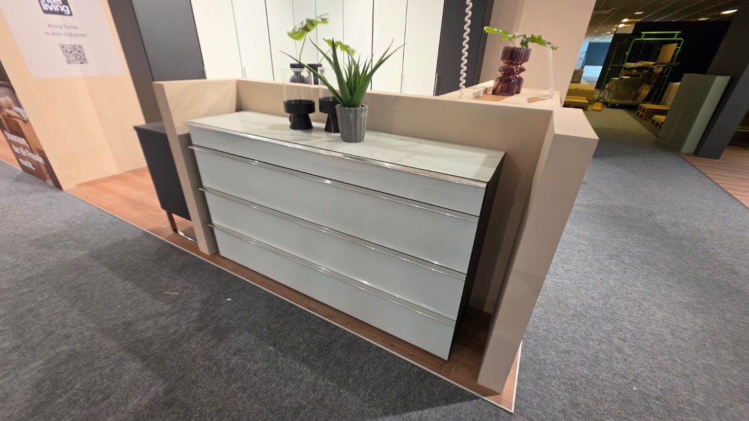 Wiemann COMO Schubladenkommode 160 cm Glas weiß Havanna NB – Gesamtansicht