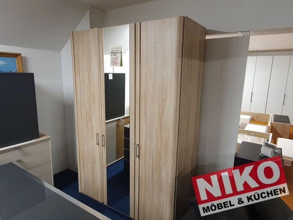 BERN Kleiderschrank 150 cm Eiche sägerau/Spiegel von Wiemann – – Produktansicht 1