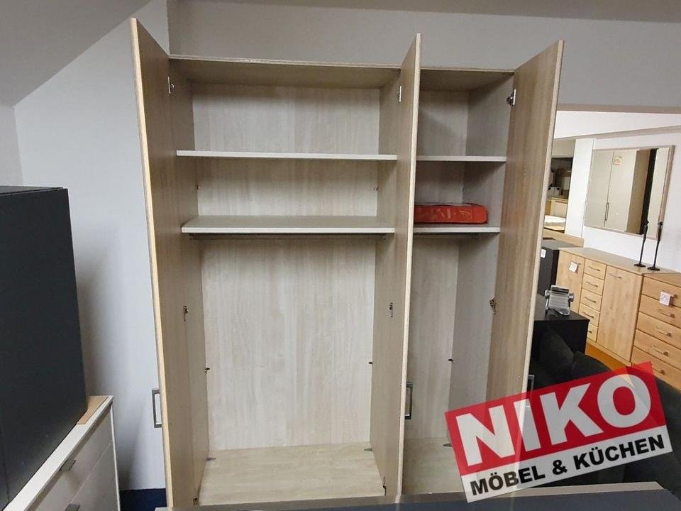 BERN Kleiderschrank 150 cm Eiche sägerau/Spiegel von Wiemann – – Detailansicht 2