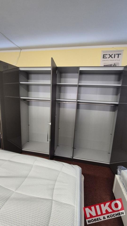 LOFT Kleiderschrank 2,5m WIEMANN AUSSTELLUNGSSTÜCK by NIKO – Ansicht 3