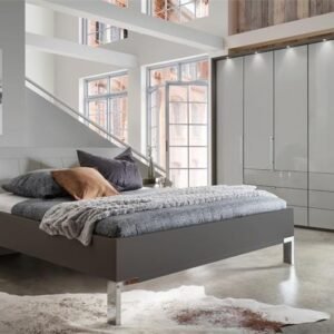 Loft Kleiderschrank 3 m Trüffeleiche / Kieselgrau Glas – als Ausstellungsstück von Wiemann by NIKO
