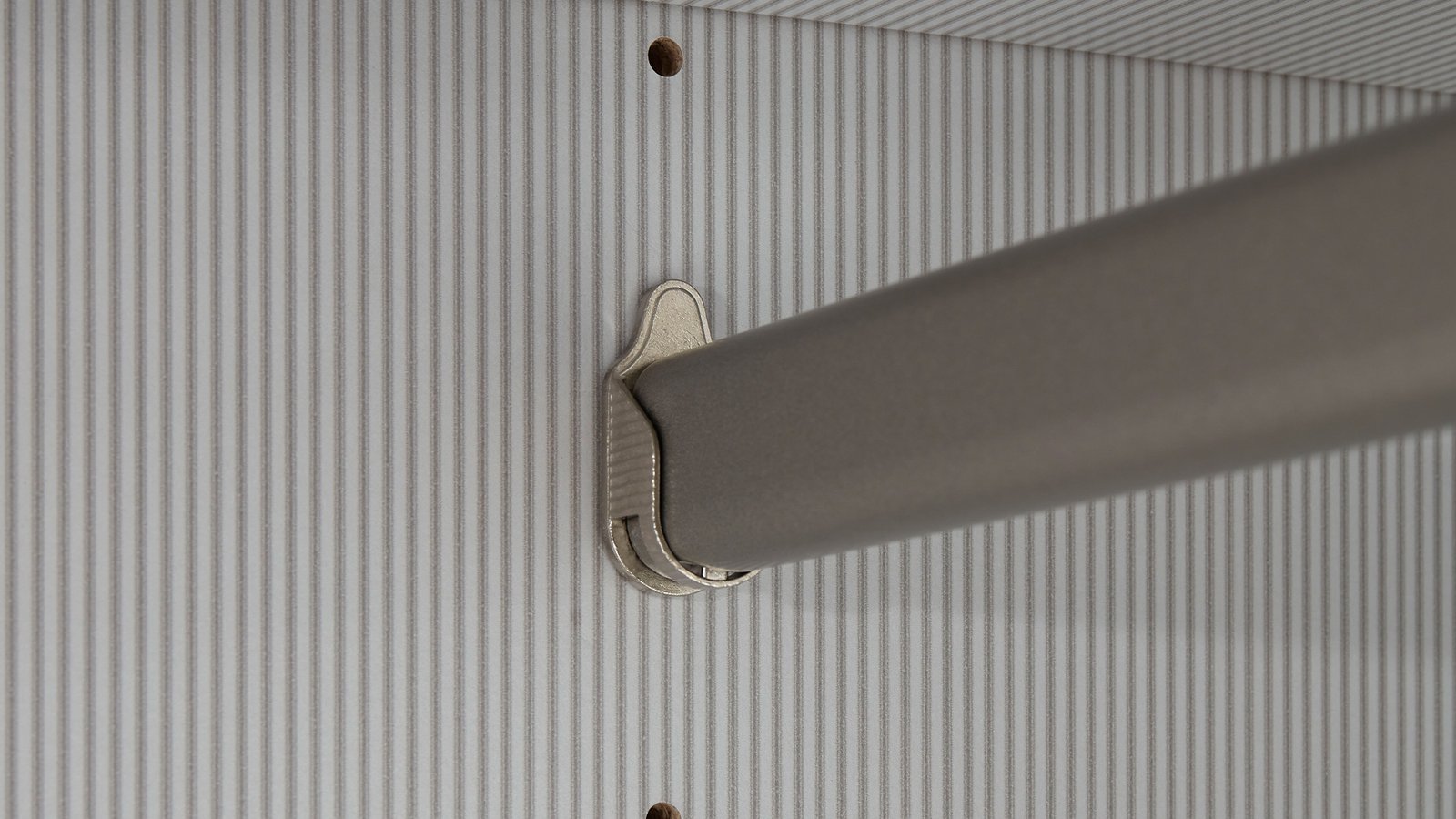 Wiemann Kleiderstange 96,4 cm – Streifendekor silber-grau – 107050