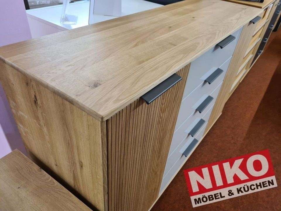 RHODOS Kommode bianco eiche Wiemann Ausstellungsstück by NIKO – Detailansicht 2