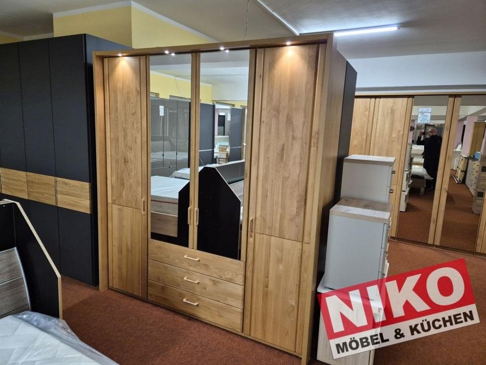 LIDO Kleiderschrank 2m Erle Wiemann Ausstellungsstück by NIKO – Produktansicht 1