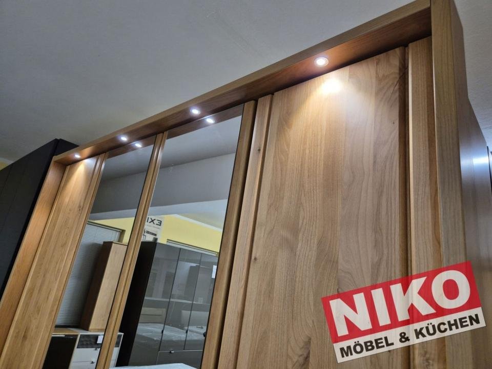 LIDO Kleiderschrank 2m Erle Wiemann Ausstellungsstück by NIKO – Detailansicht 2