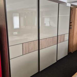 VENTURA Kleiderschrank 3m Wiemann Ausstellungsstück by NIKO – Produktansicht 1