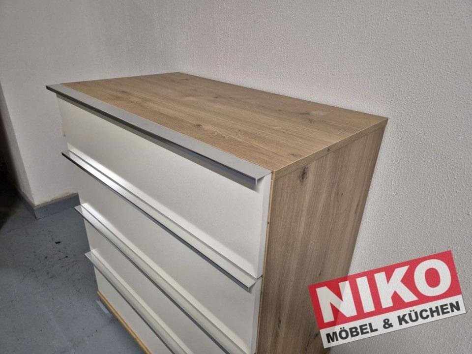 WIEMANN LOFT Kommode Eiche Bianco / Glas Weiß – Ausstellungsstück – Detailansicht 2