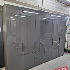 NIKO-250 Kleiderschrank 3m Wiemann Ausstellungsstück by NIKO – Produktansicht 1