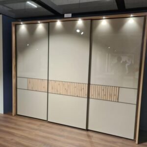 VENTURA Kleiderschrank 3m Wiemann Ausstellungsstück by NIKO – Produktansicht 1