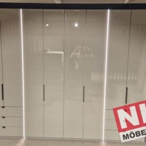 OHIO Kleiderschrank 3m Glas Ausstellungsstück Wiemann by NIKO – Produktansicht 1
