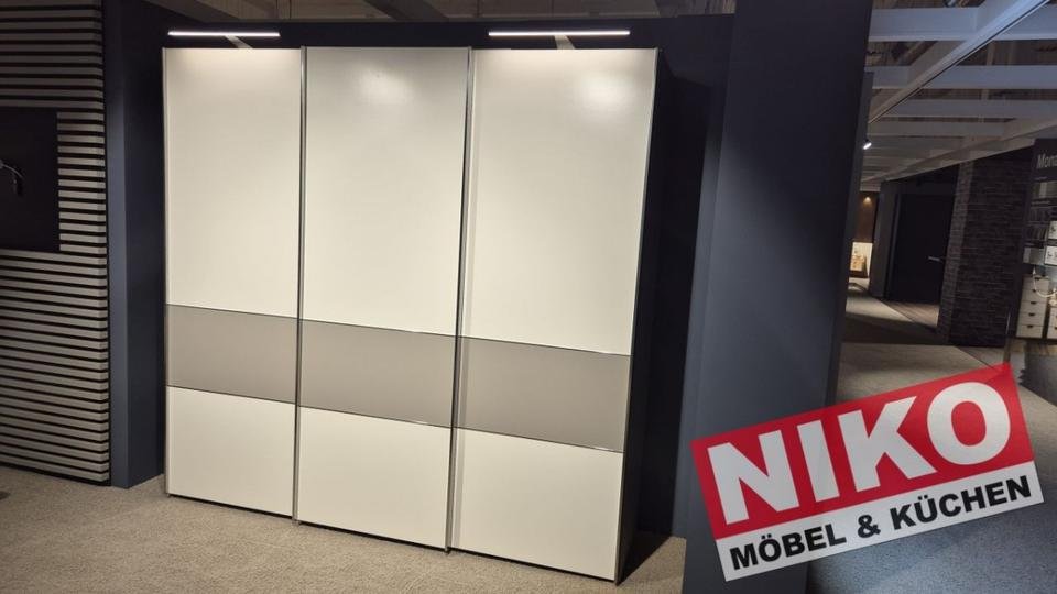 PHOENIX Kleiderschrank 2,5m Wiemann Ausstellungsstück by NIKO – Produktansicht 1