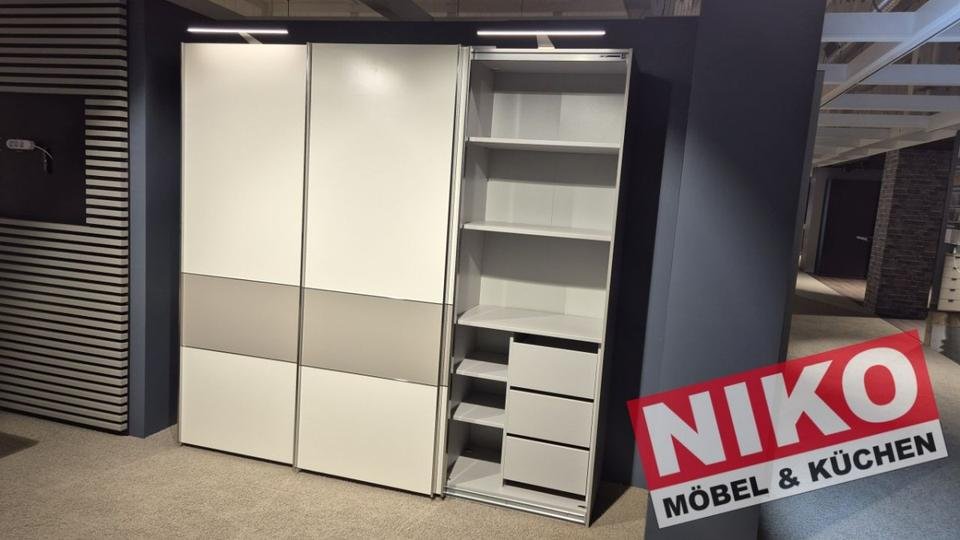 PHOENIX Kleiderschrank 2,5m Wiemann Ausstellungsstück by NIKO – Detailansicht 2