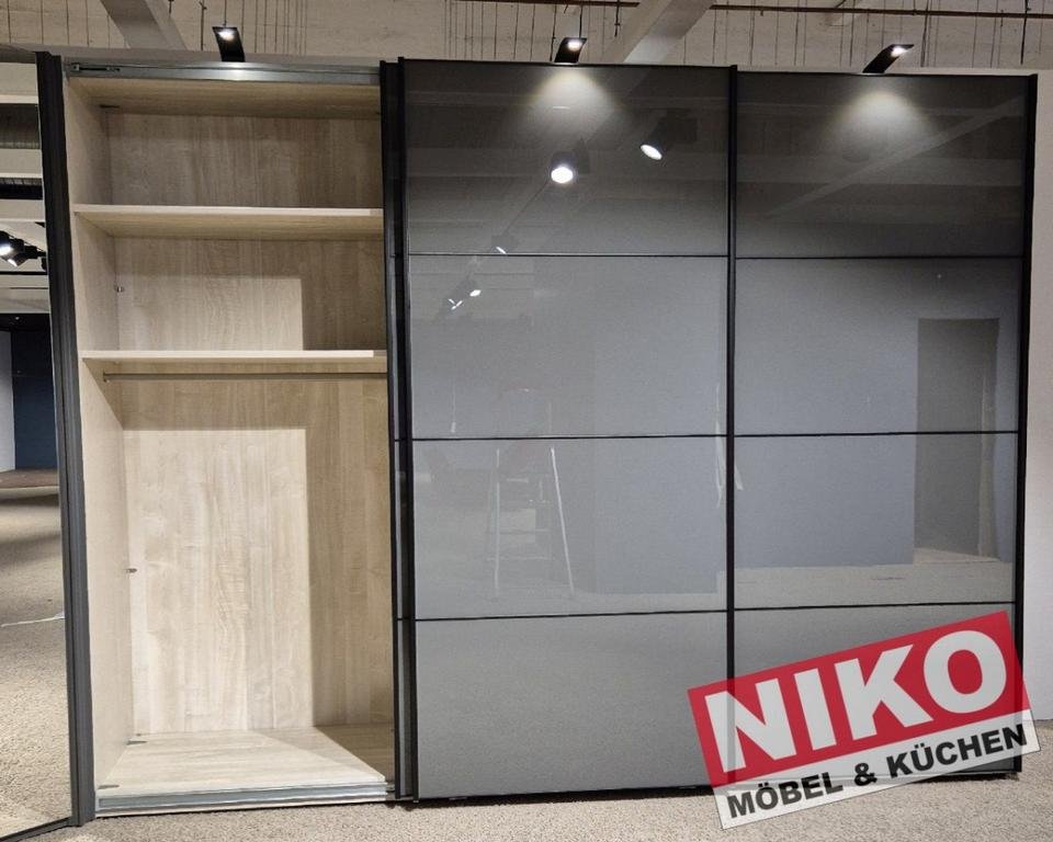 PHOENIX Kleiderschrank 2,5m Ausstellungsstück by NIKO – Detailansicht 2