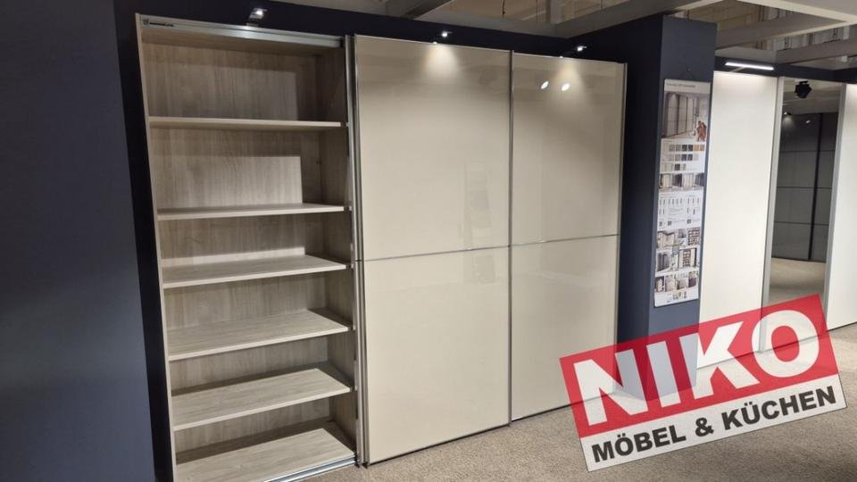 PHOENIX Kleiderschrank 3m Ausstellungsstück by NIKO – Detailansicht 3