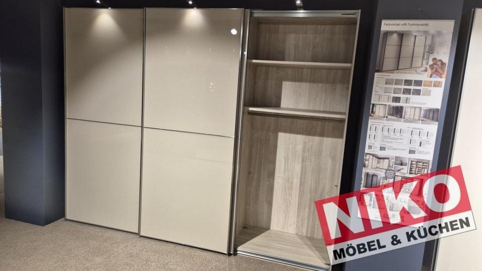 PHOENIX Kleiderschrank 3m Ausstellungsstück by NIKO – Detailansicht 4