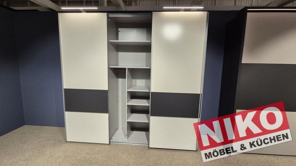 PHÖNIX Kleiderschrank 2,5m Wiemann Ausstellungsstück by NIKO – Detailansicht 4