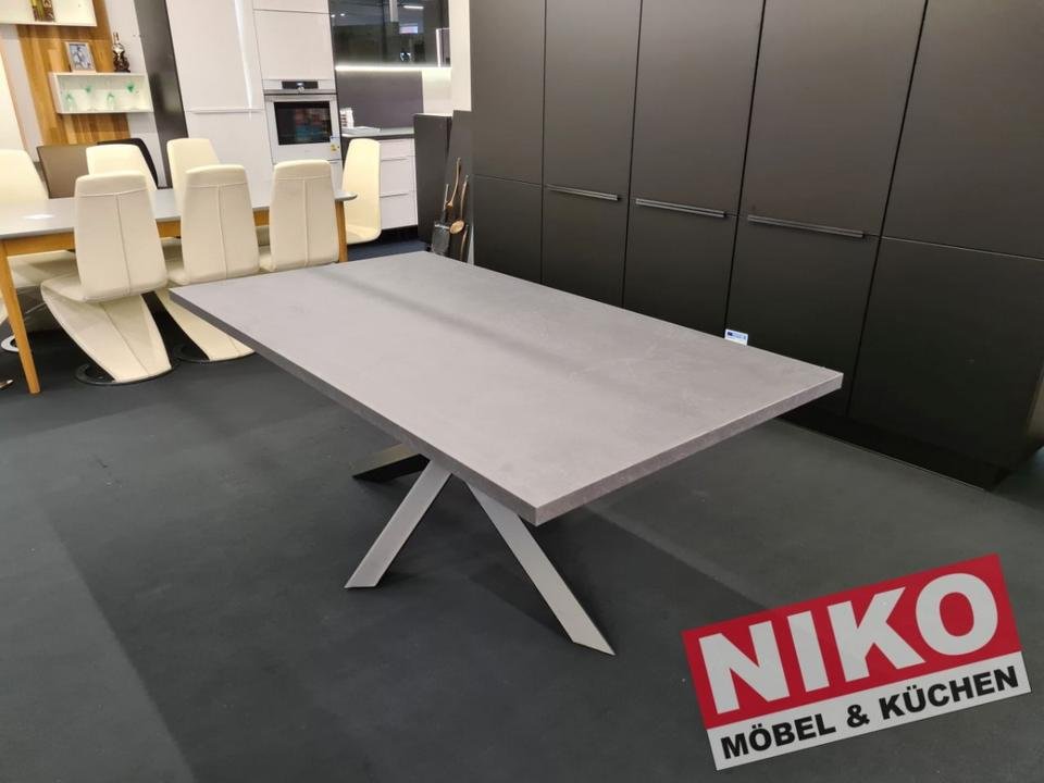 RIMINI Esstisch 100x180cm schiefer mit Spider Fuß by NIKO – Produktansicht 1