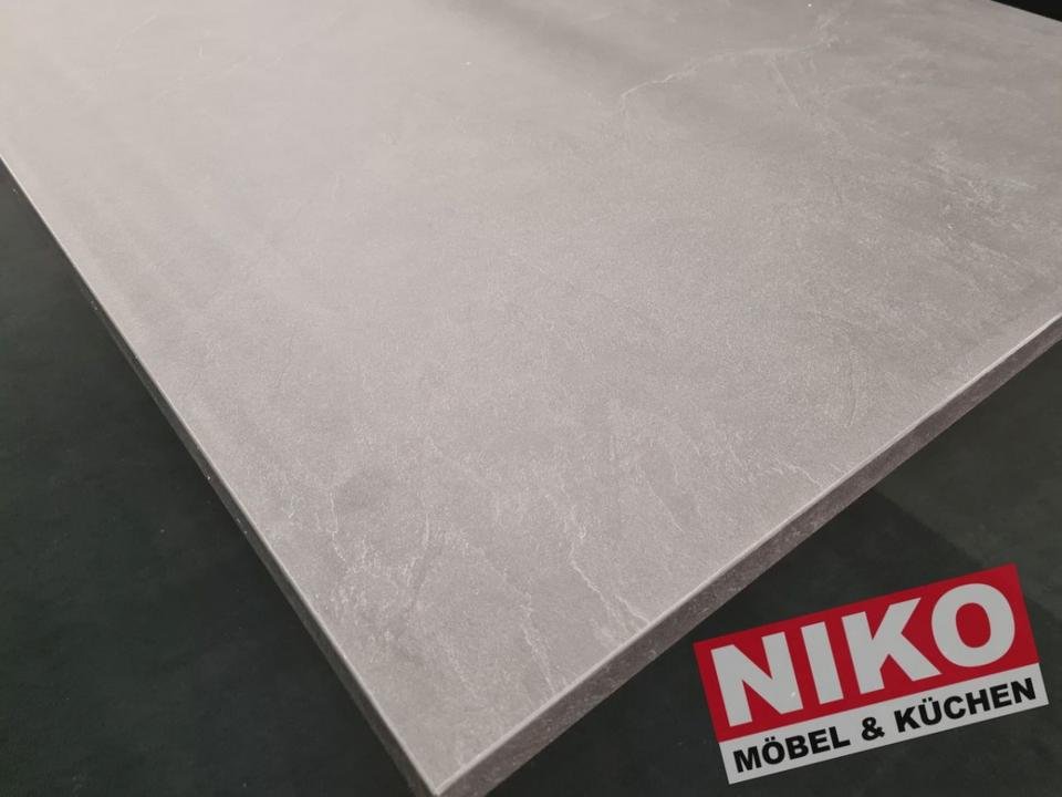 RIMINI Esstisch 100x180cm schiefer mit Spider Fuß by NIKO – Detailansicht 2