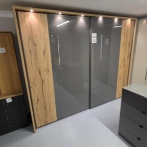 PISA Kleiderschrank 3m Wiemann Ausstellungsstück by NIKO – Produktansicht 1