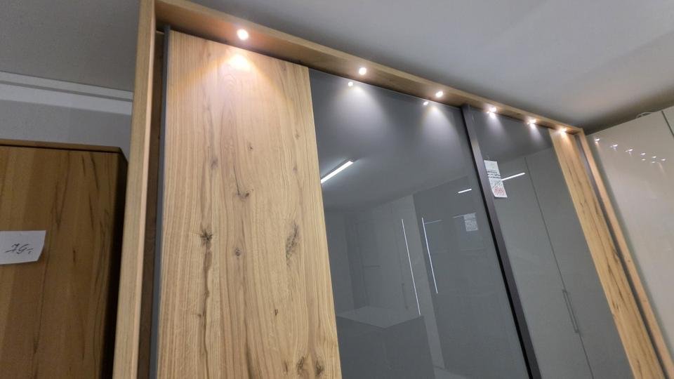 PISA Kleiderschrank 3m Wiemann Ausstellungsstück by NIKO – Detailansicht 2