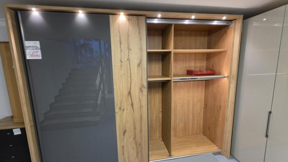 PISA Kleiderschrank 3m Wiemann Ausstellungsstück by NIKO – Detailansicht 4