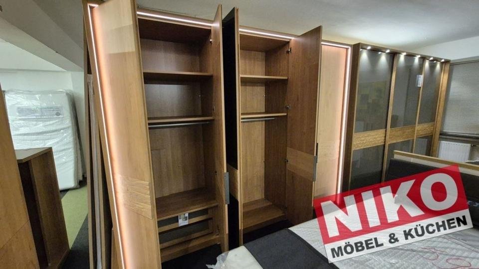 NIKO-1512 Kleiderschrank 3m Wiemann Ausstellungsstück by NIKO – Detailansicht 3