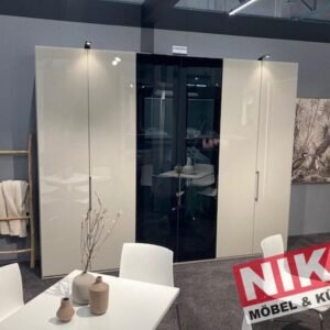 Dubai Drehtürenschrank 300 cm Champagner/Rauchglas – als Ausstellungsstück von Wiemann by NIKO
