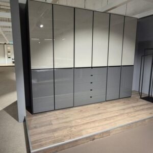 SHANGHAI 2 Kleiderschrank 3m Ausstellungsstück Wiemann by NIKO – Produktansicht 1