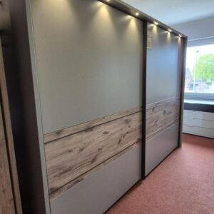 NIKO-0305 Kleiderschrank 3m Ausstellungsstück Wiemann by NIKO – Produktansicht 1
