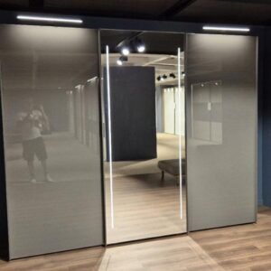 MACAO Kleiderschrank 3m Ausstellungsstück Wiemann by NIKO – Produktansicht 1
