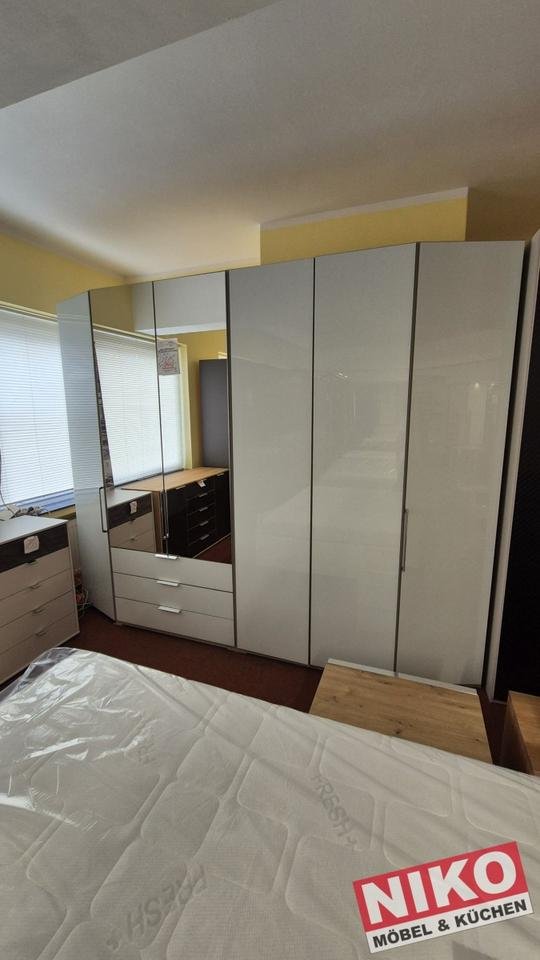 MONACO Kleiderschrank 3m Wiemann Ausstellungsstück by NIKO – Produktansicht 1