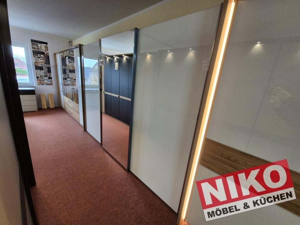 MALIBU Kleiderschrank 3m Ausstellungsstück by NIKO – Produktansicht 1