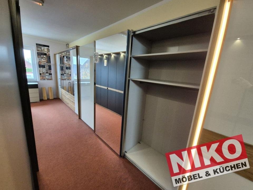 MALIBU Kleiderschrank 3m Ausstellungsstück by NIKO – Detailansicht 2