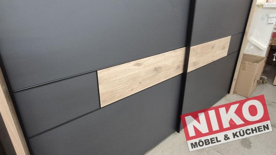 VILLACH Kleiderschrank 3m Nordic Eiche Ausstellungsstück by NIKO – Detailansicht 2