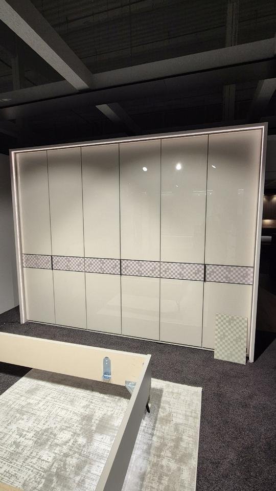 JOOP! STUDIO Kleiderschrank 306 cm Glas Champagner mit Beleuchtung – Produktansicht 1