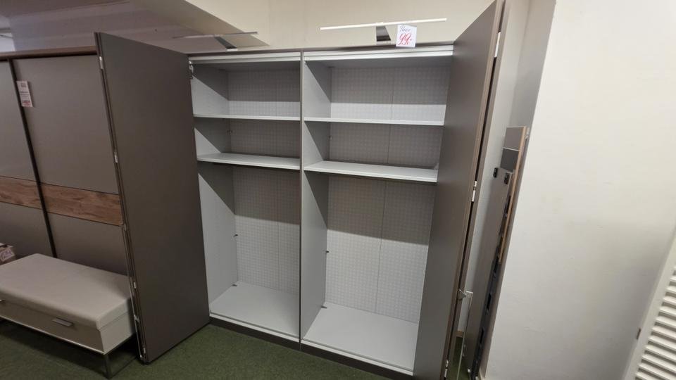 NIKO-2108 Kleiderschrank 2 M Ausstellungsstück Wiemann by NIKO – Detailansicht 2